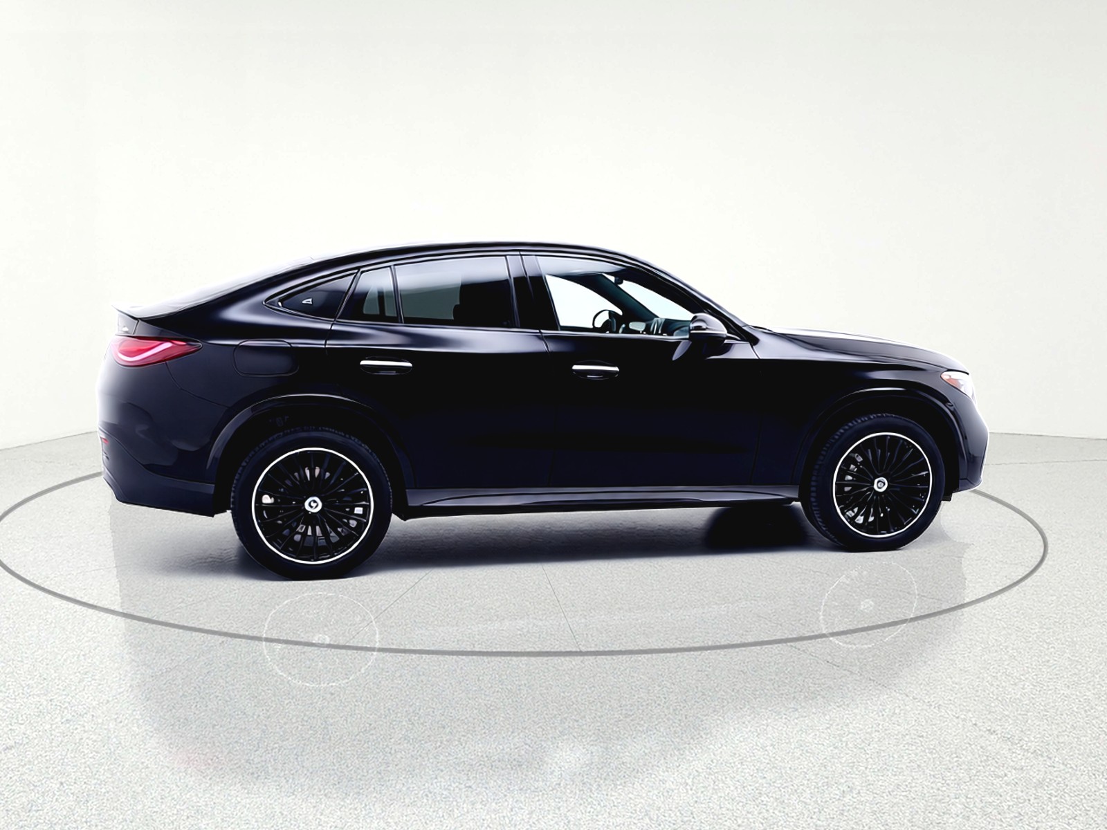 New 2026 Black Mercedes-Benz GLC 300 image 4