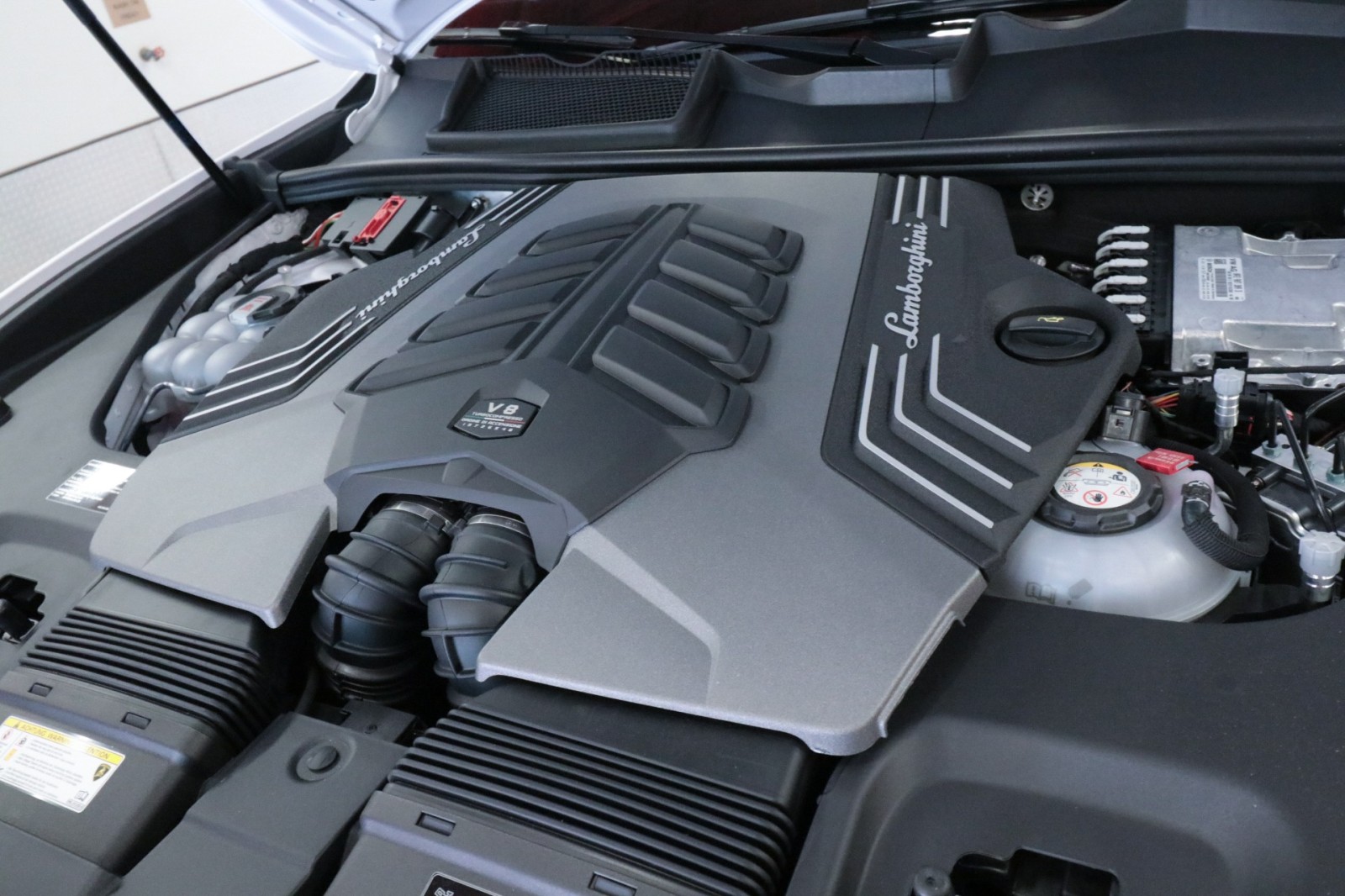 Used Car 2025 Lamborghini Urus  Se For Sale Under $360,000 In Austin, Texas