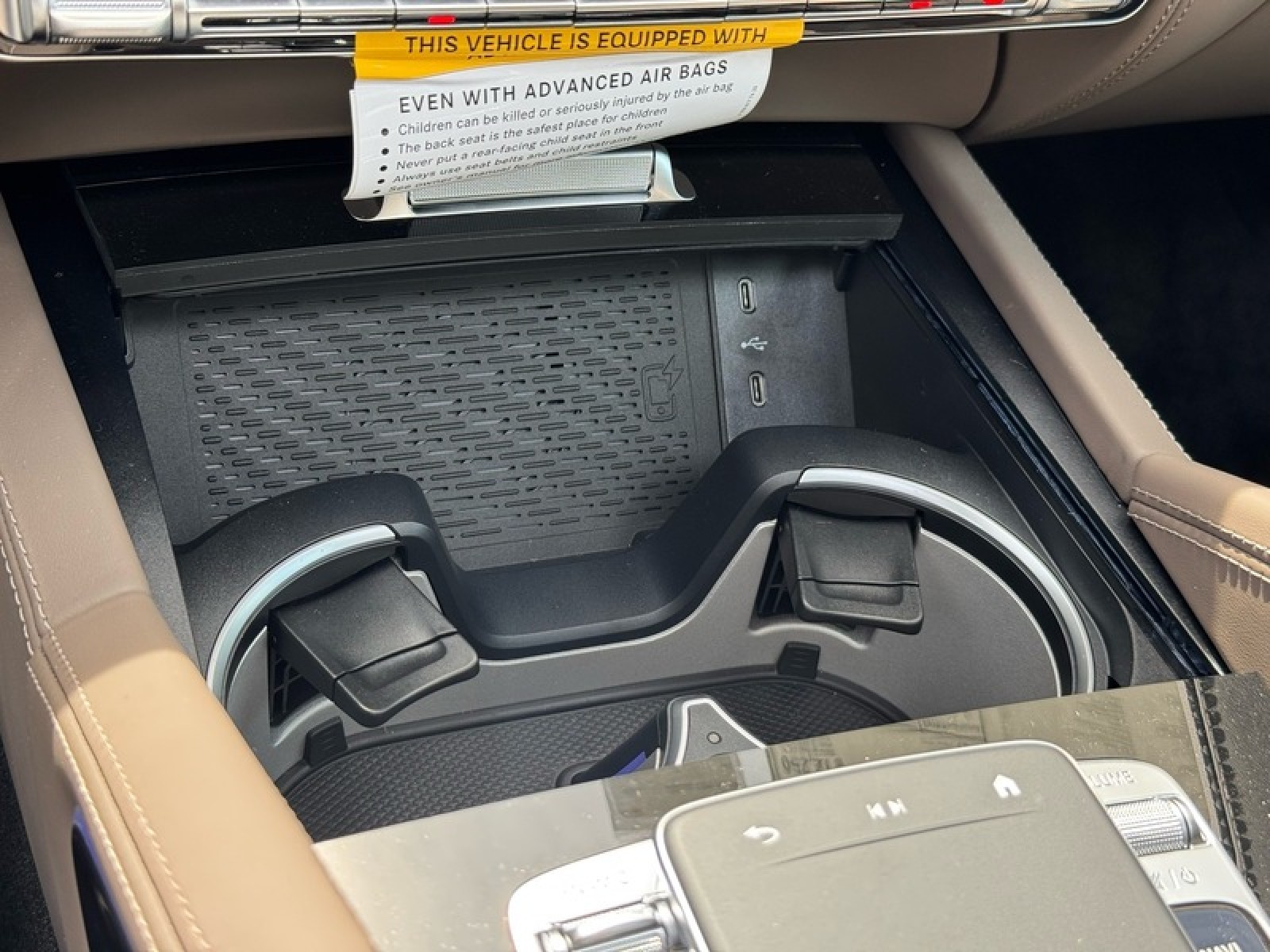 New 2026 MANUFAKTUR Ireland Mid Green Metallic Mercedes-Benz Maybach GLS 600 4MATIC® SUV image 27