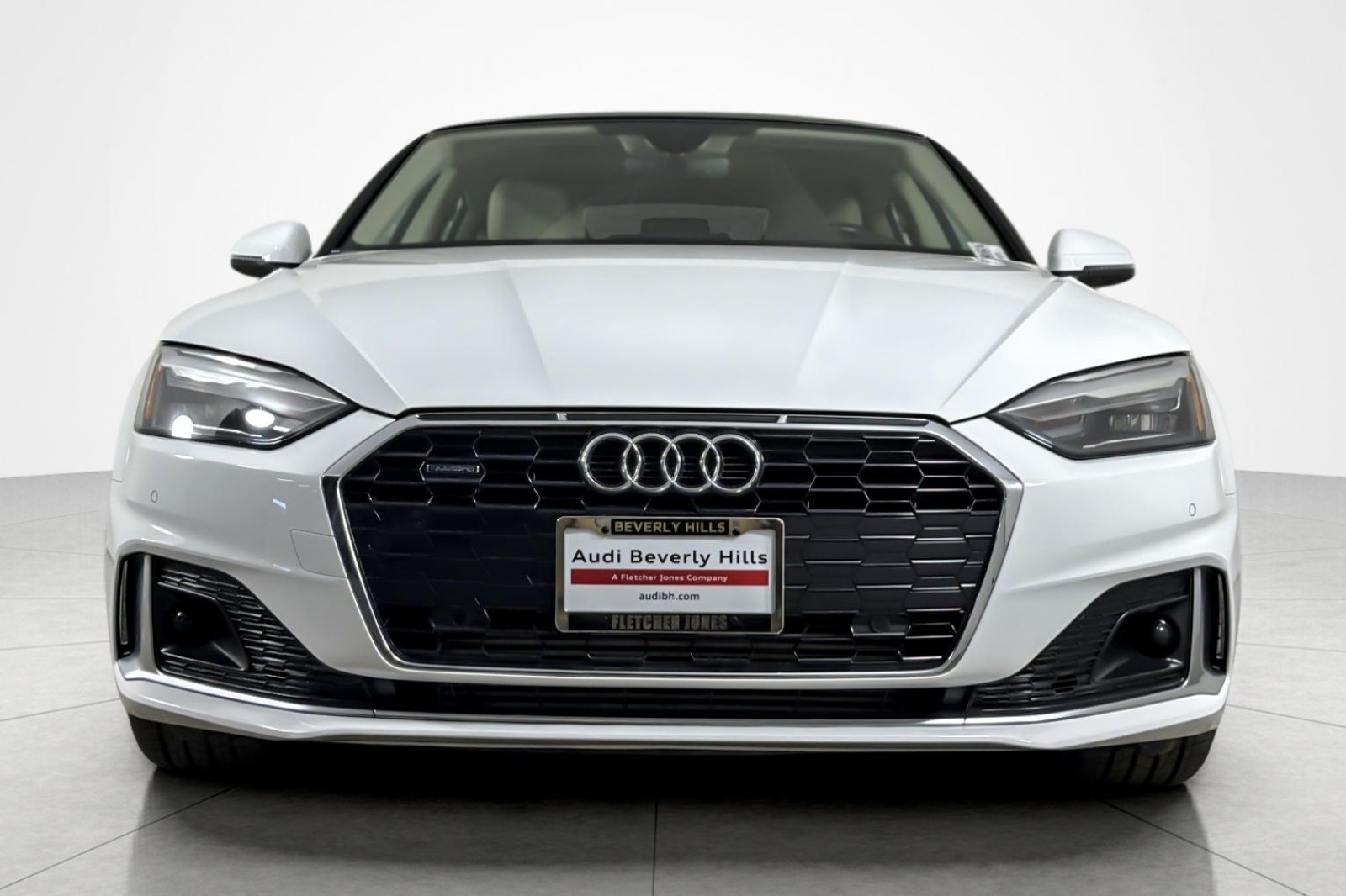 Used 2022 Ibis White Audi Premium 40 TFSI quattro image 8