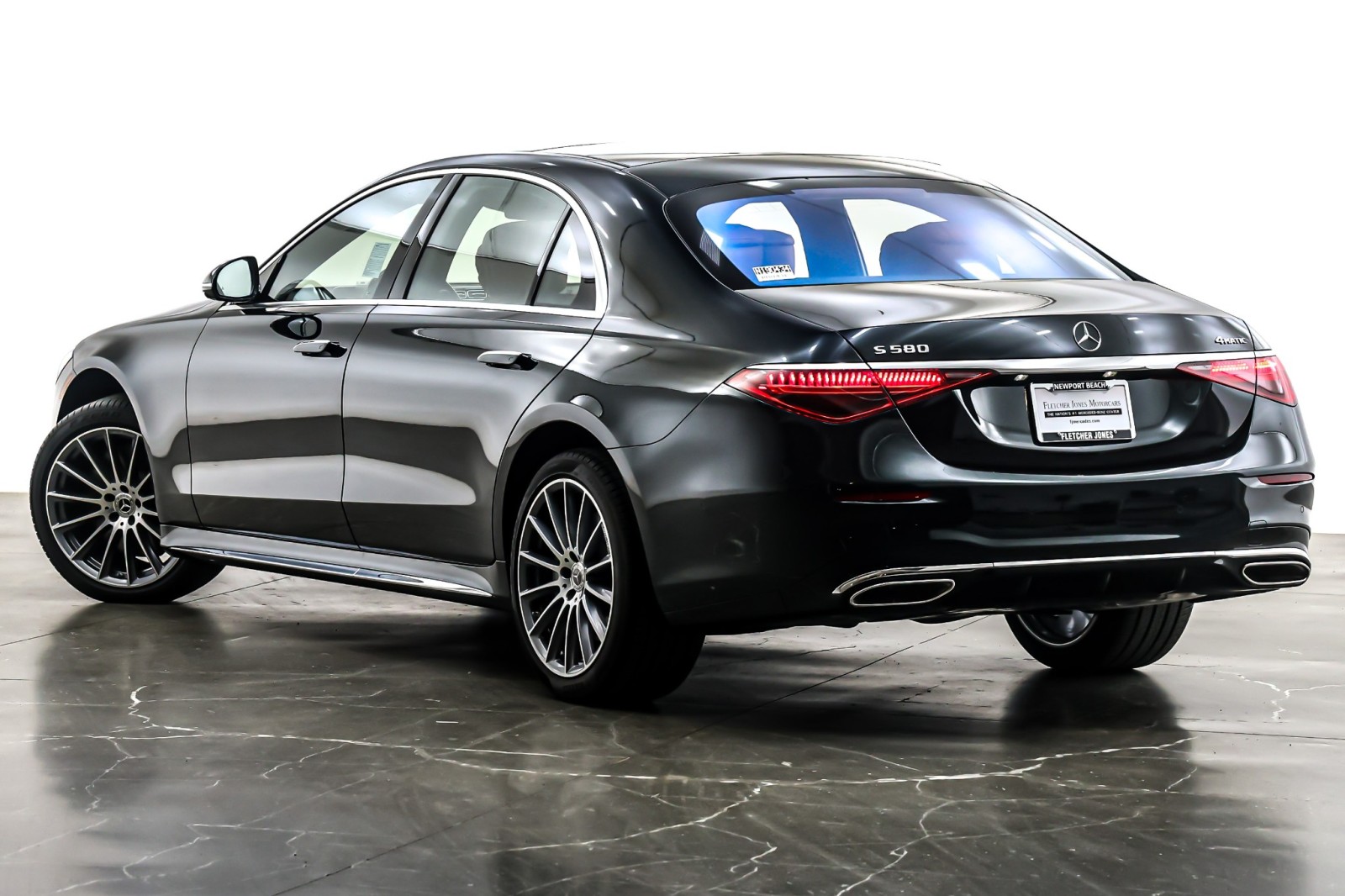 New 2026 Emerald Green Metallic Mercedes-Benz S 580 image 12