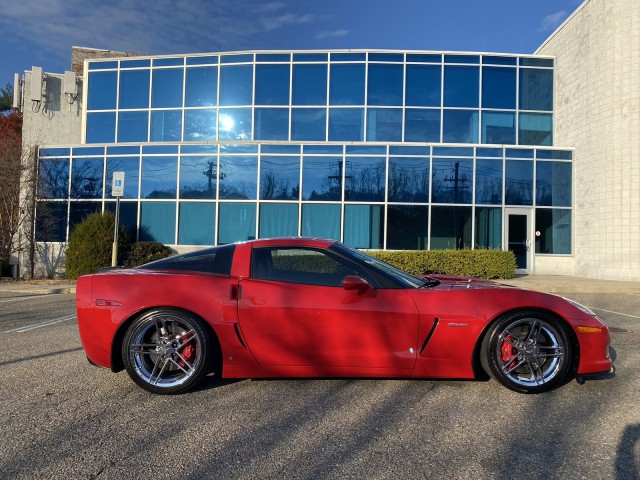 2006  Corvette Z06 one owner clean carfax just 13k miles in , 