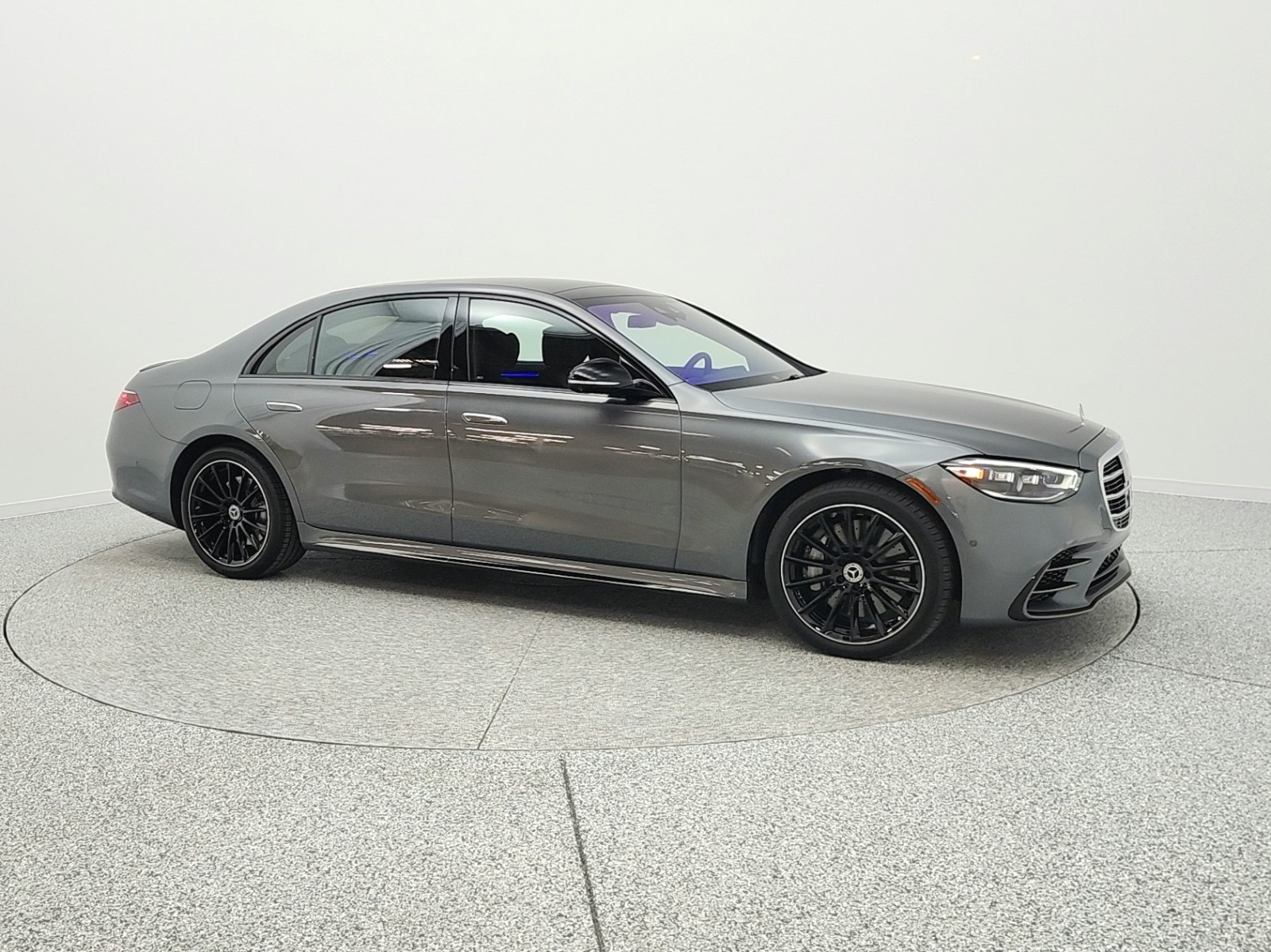 Certified Used 2025 Selenite Grey Metallic Mercedes-Benz S 580 4MATIC® Sedan image 2