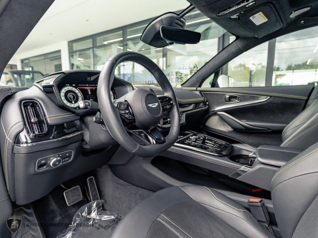 Aston Martin DBX