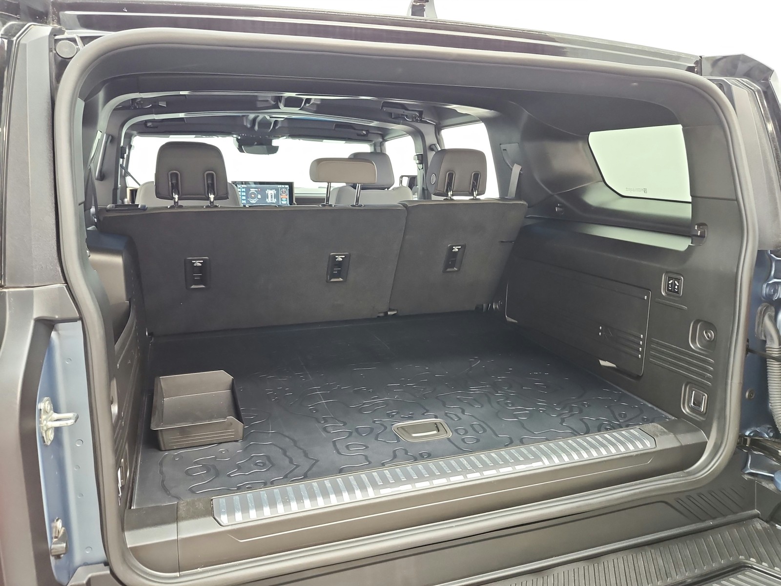 Used 2024 Neptune Blue Matte GMC e4WD 4dr 3X image 22