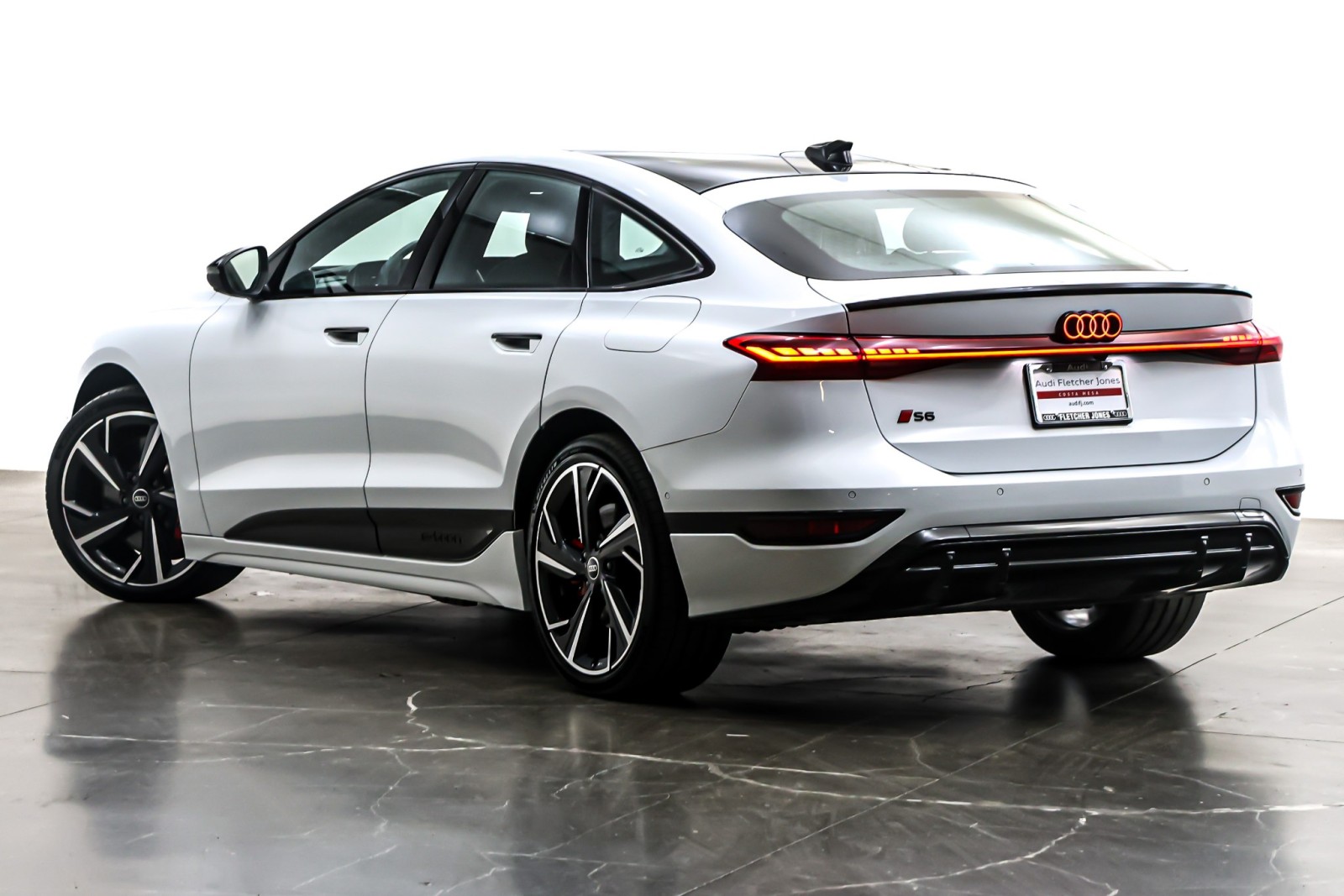 Used 2025 Glacier White Metallic Audi Premium Plus quattro image 13