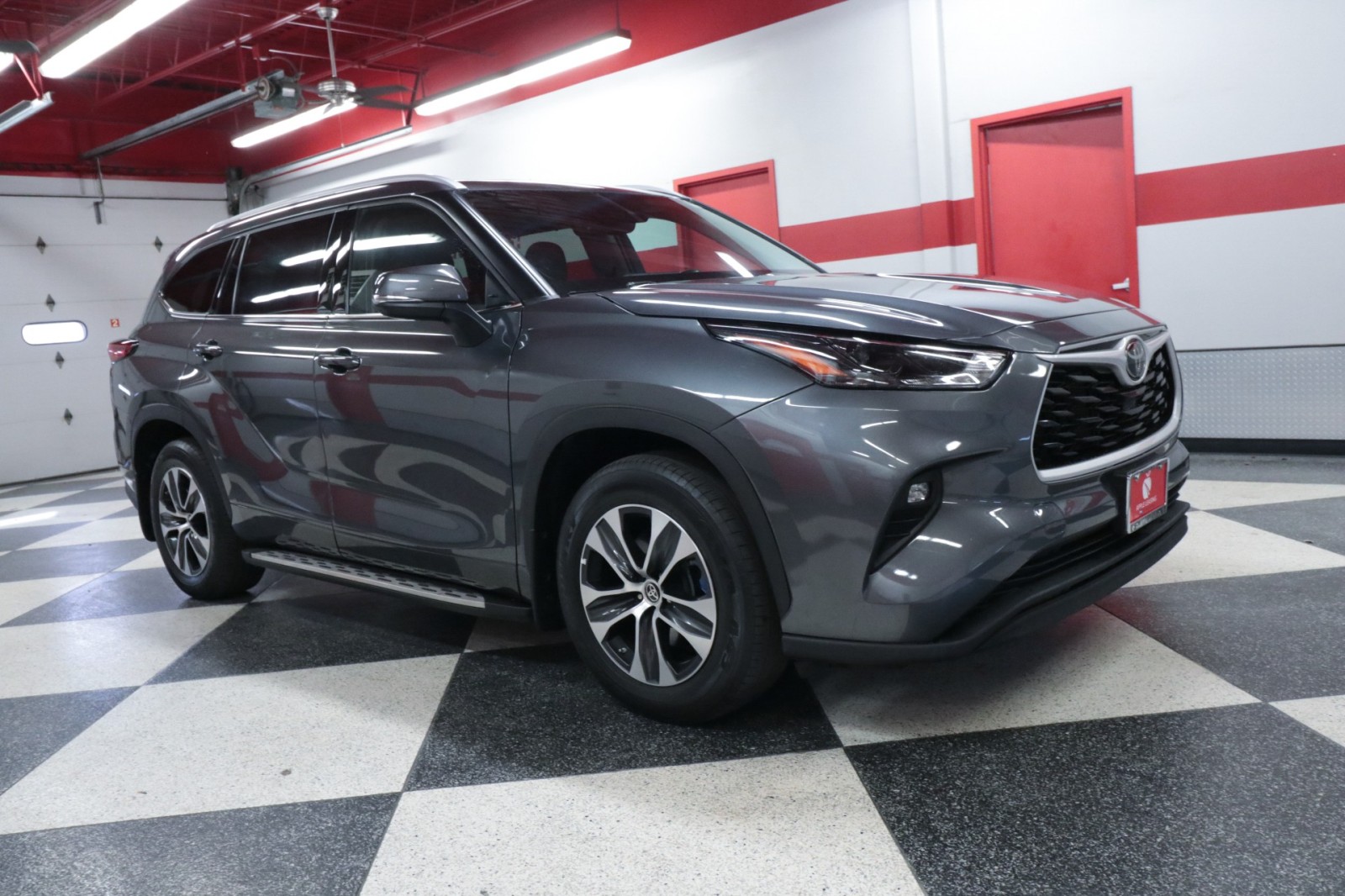 Used Car 2022 Toyota Highlander  Xle For Sale Under $35,000 In Austin, Texas