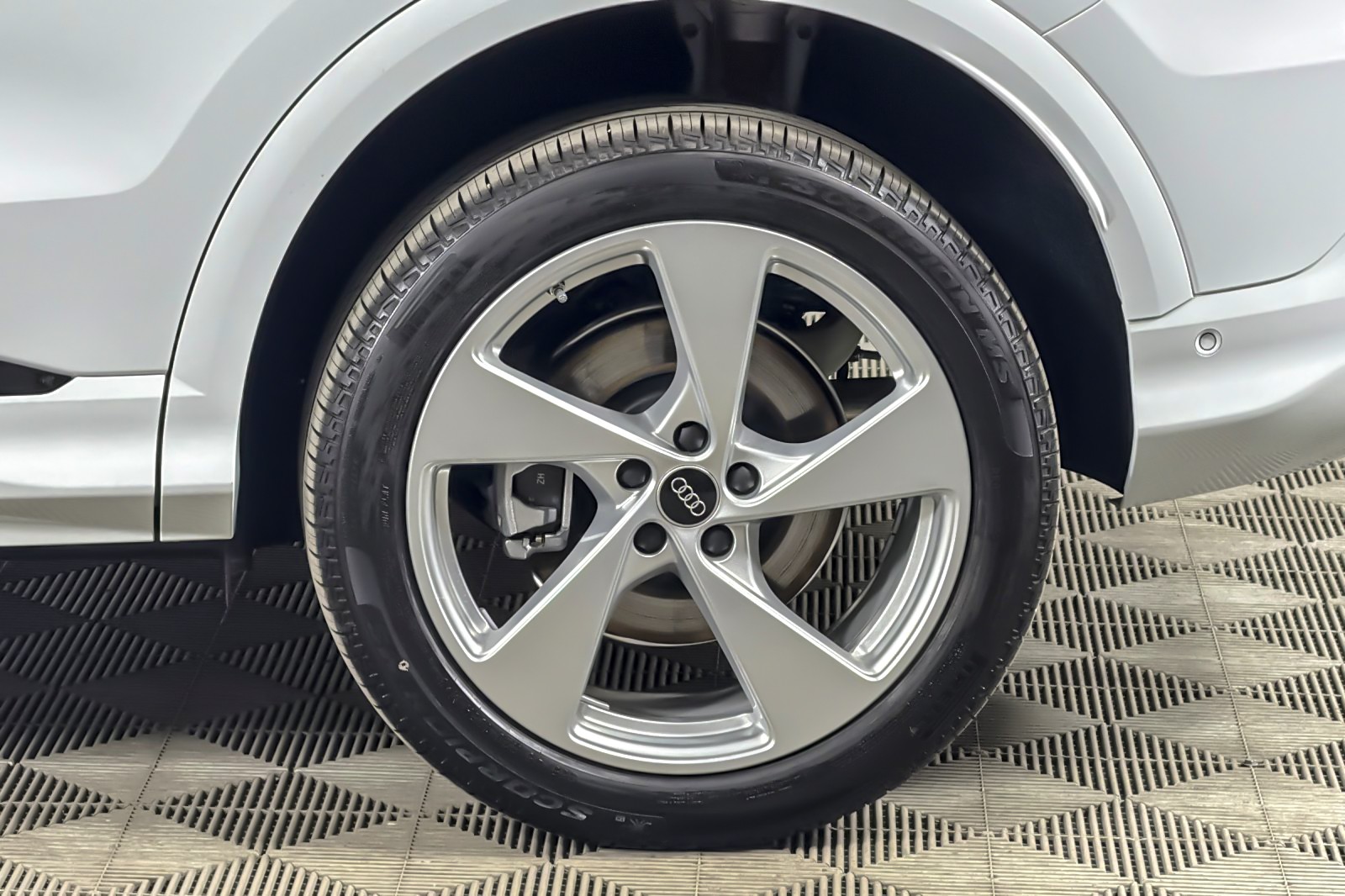 New 2025 Glacier White Metallic Audi Premium Plus 2.0 TFSI quattro image 23
