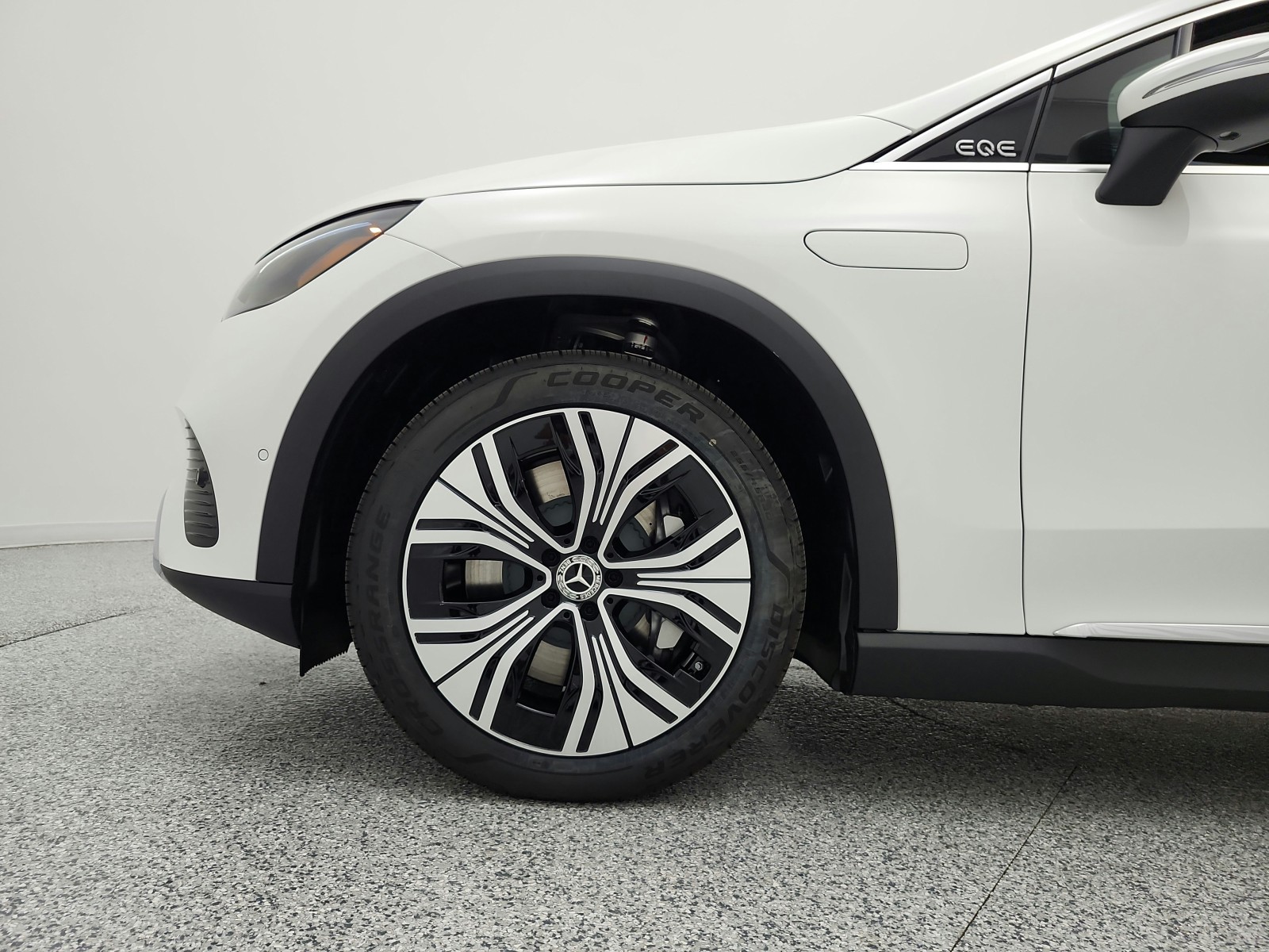 New 2027 Polar White Mercedes-Benz EQE 320+ SUV image 12