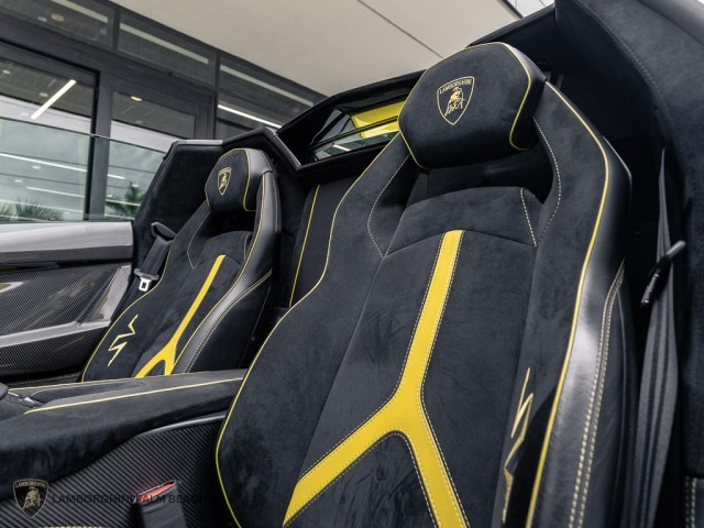 Lamborghini Aventador