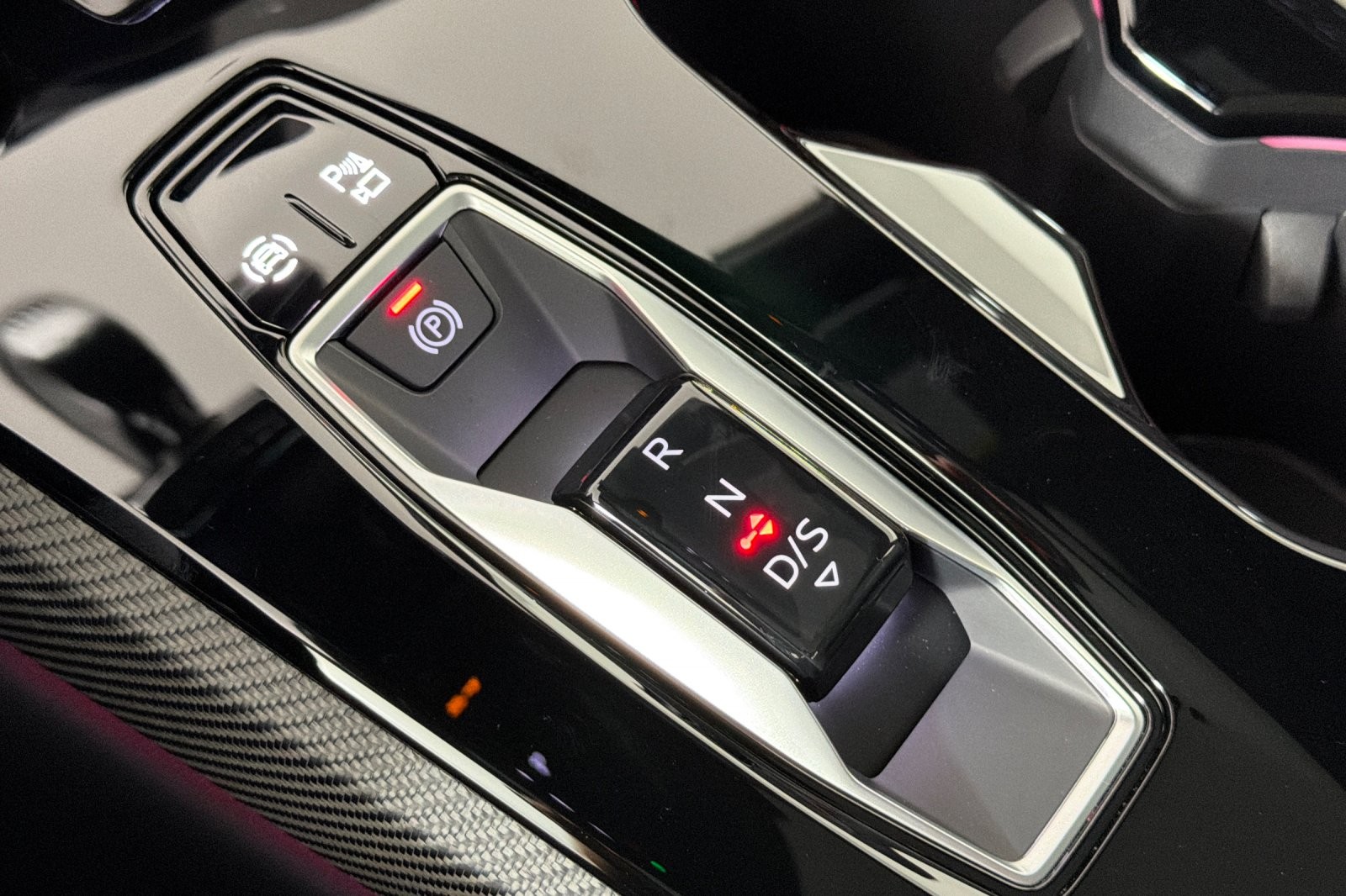 Used 2025 Mythos Black Metallic Audi Premium Plus 3.0 TFSI quattro image 20