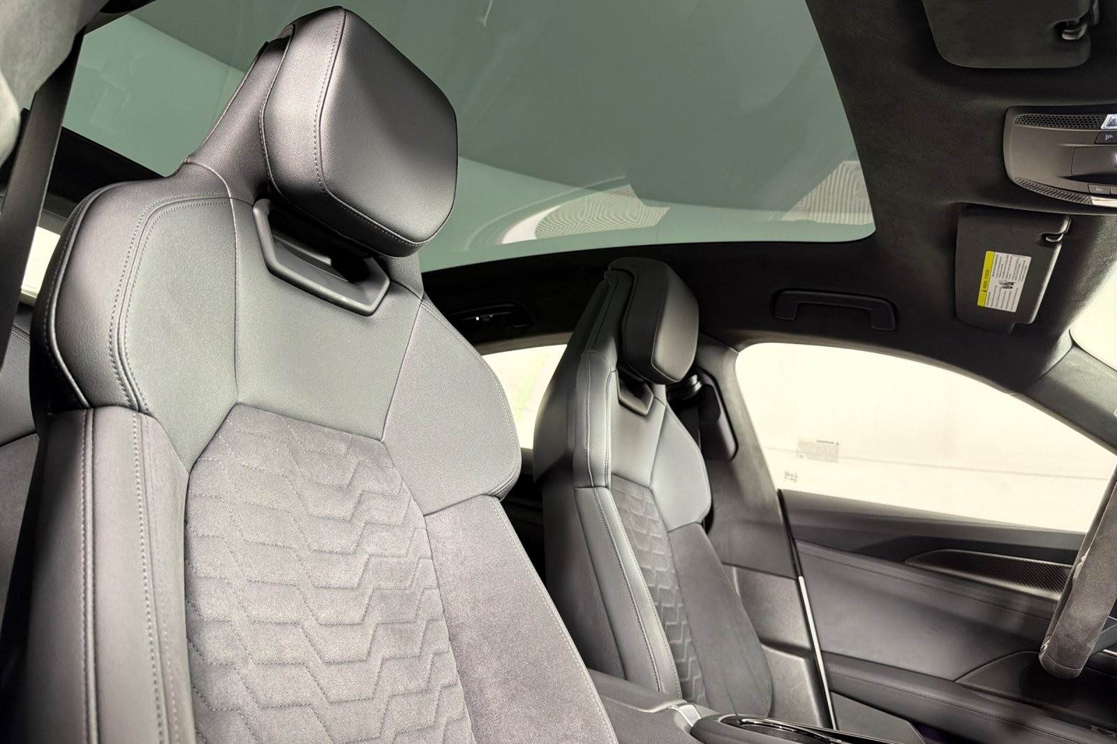 Used 2024 Ibis White Audi Prestige quattro image 15