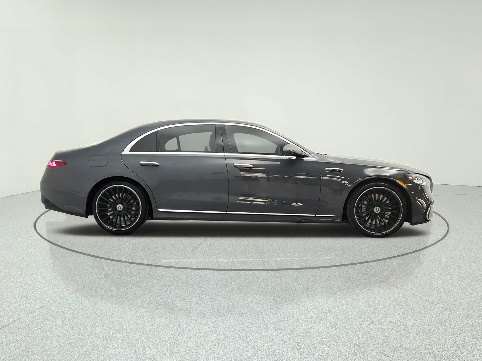 New 2027 MANUFAKTUR Silicon Grey Mercedes-Benz S 580 4MATIC® Sedan image 4
