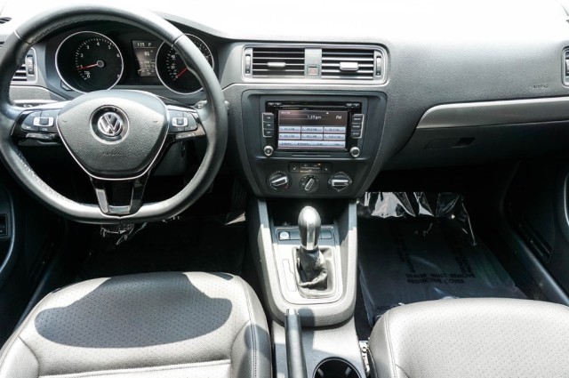 2015 Volkswagen Jetta Sedan 1.8T SE w/Connectivity/Navigation 7