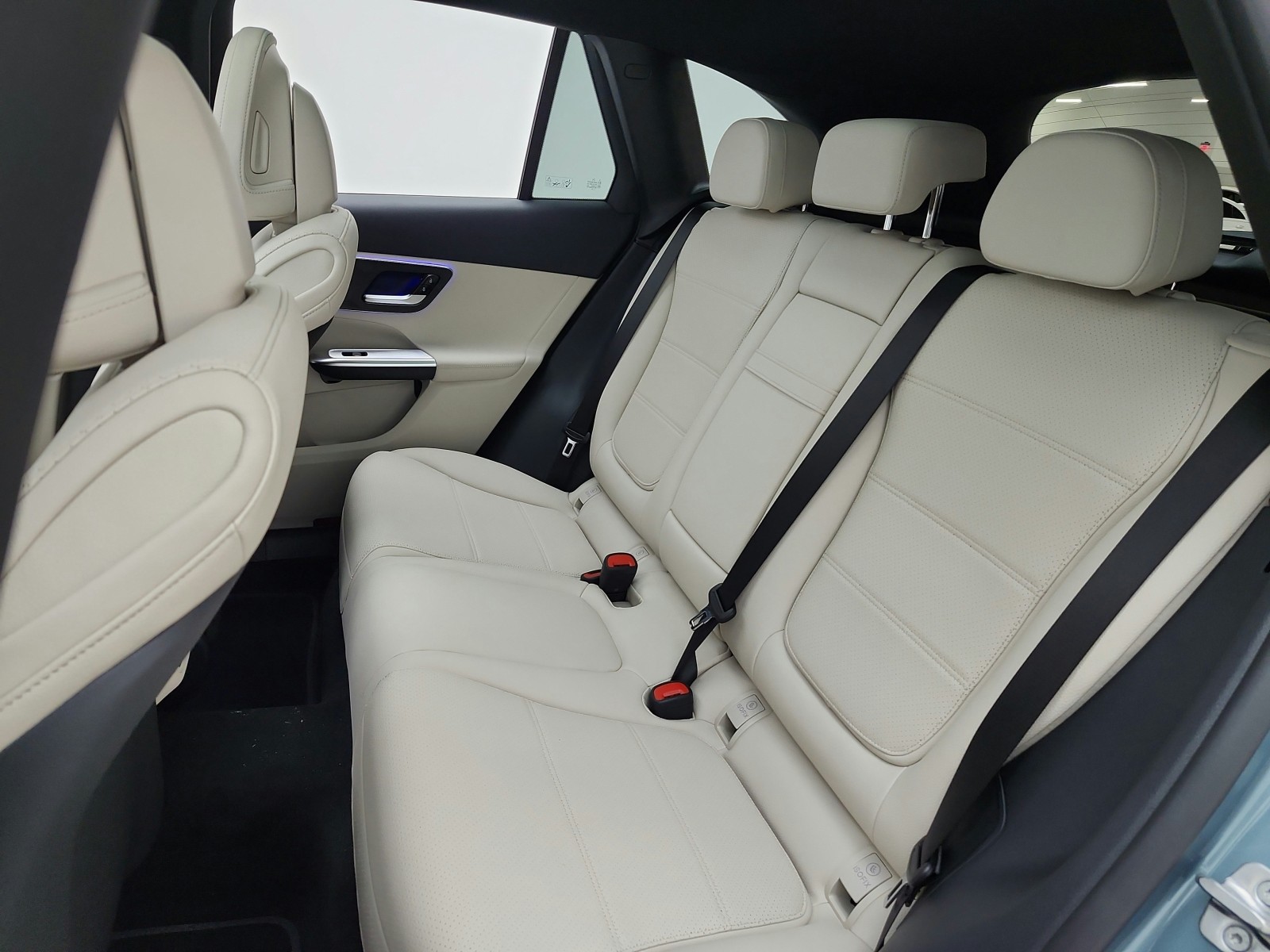 New 2027 Verde Silver Metallic Mercedes-Benz GLC 300 SUV image 11