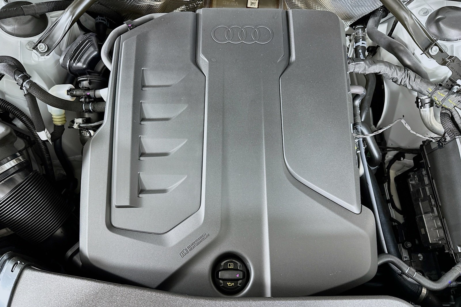 New 2025 Glacier White Metallic Audi Premium Plus image 12