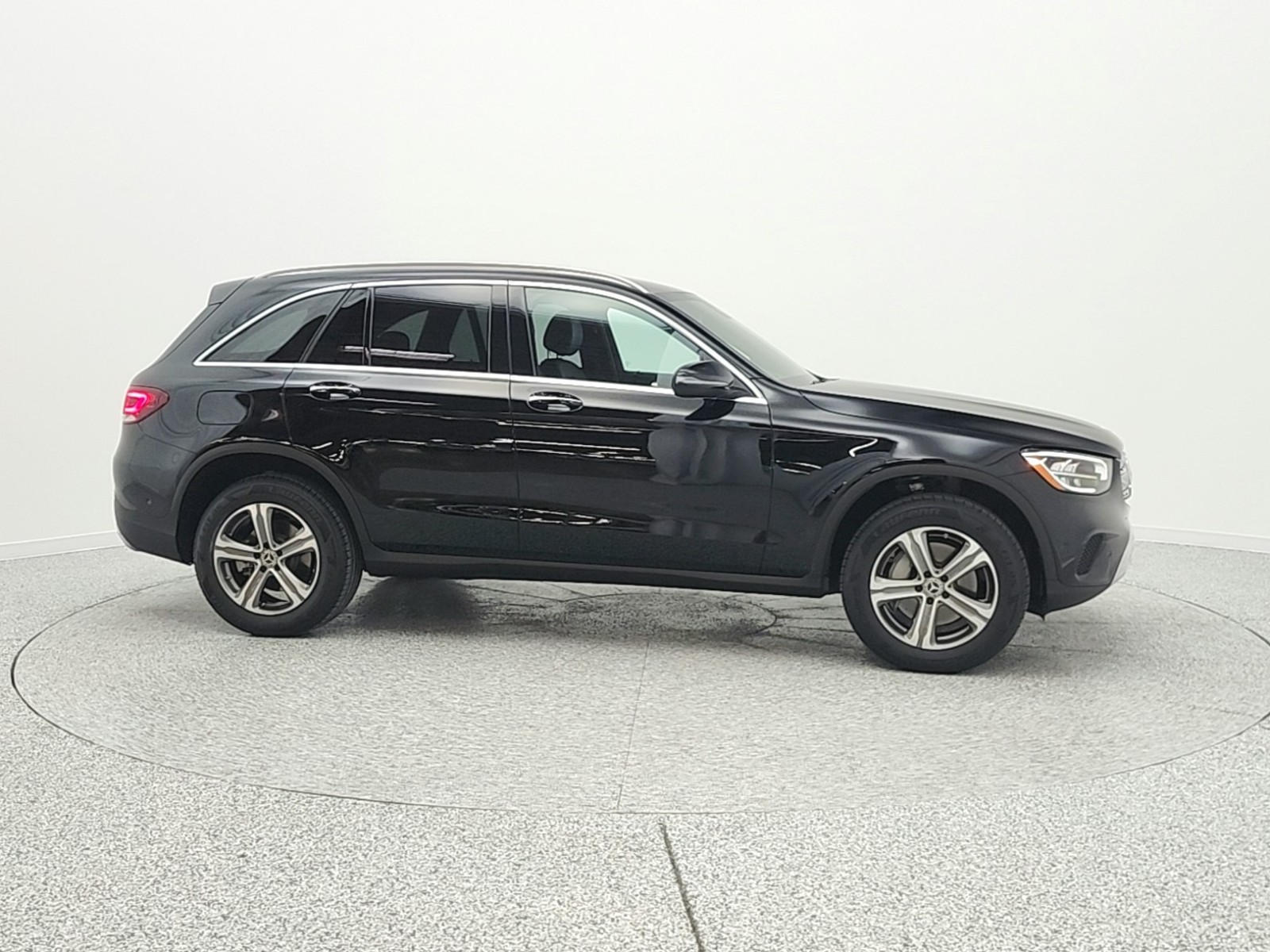 Used 2022 Black Mercedes-Benz GLC 300 SUV image 4