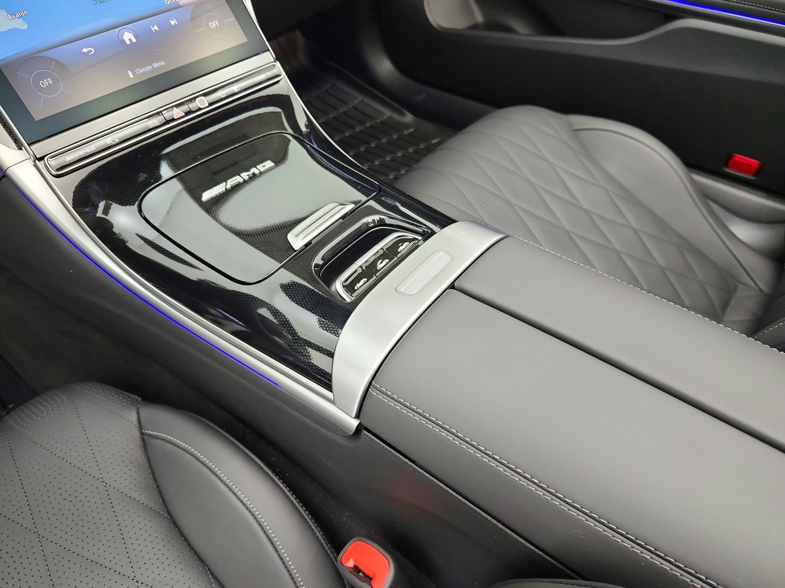 New 2026 MANUFAKTUR Moonlight White Metallic Mercedes-Benz AMG® CLE 53 image 10