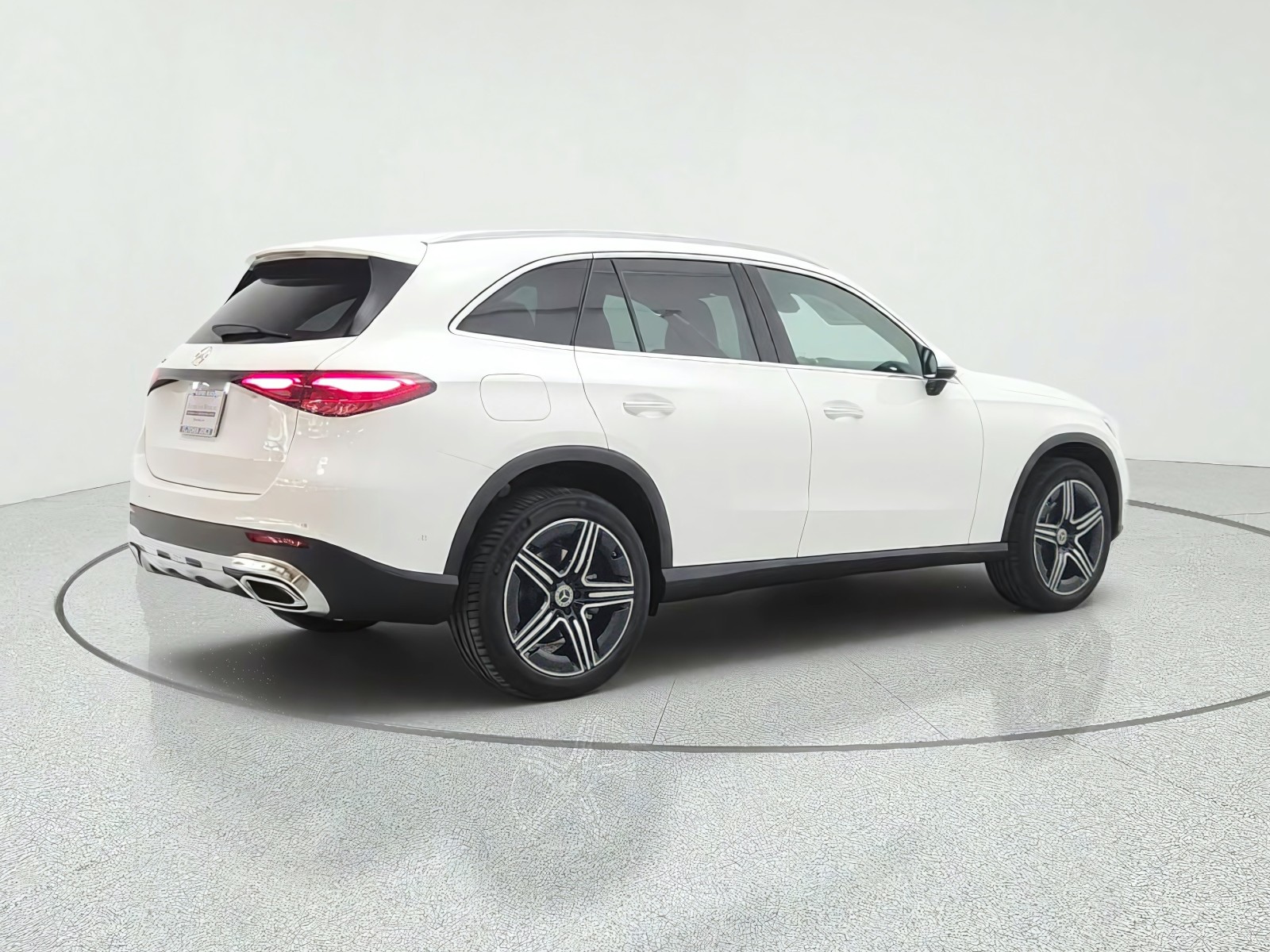 New 2027 Polar White Mercedes-Benz GLC 300 SUV image 5