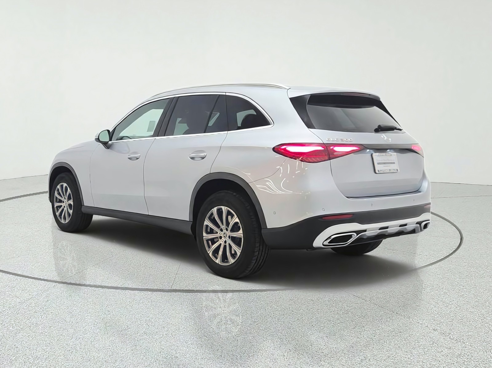 New 2027 Cirrus Silver Metallic Mercedes-Benz GLC 300 SUV image 7