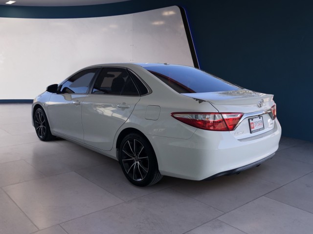 2015 Toyota Camry XSE 3