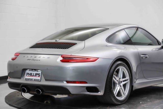 2017 Porsche 911 Carrera 10