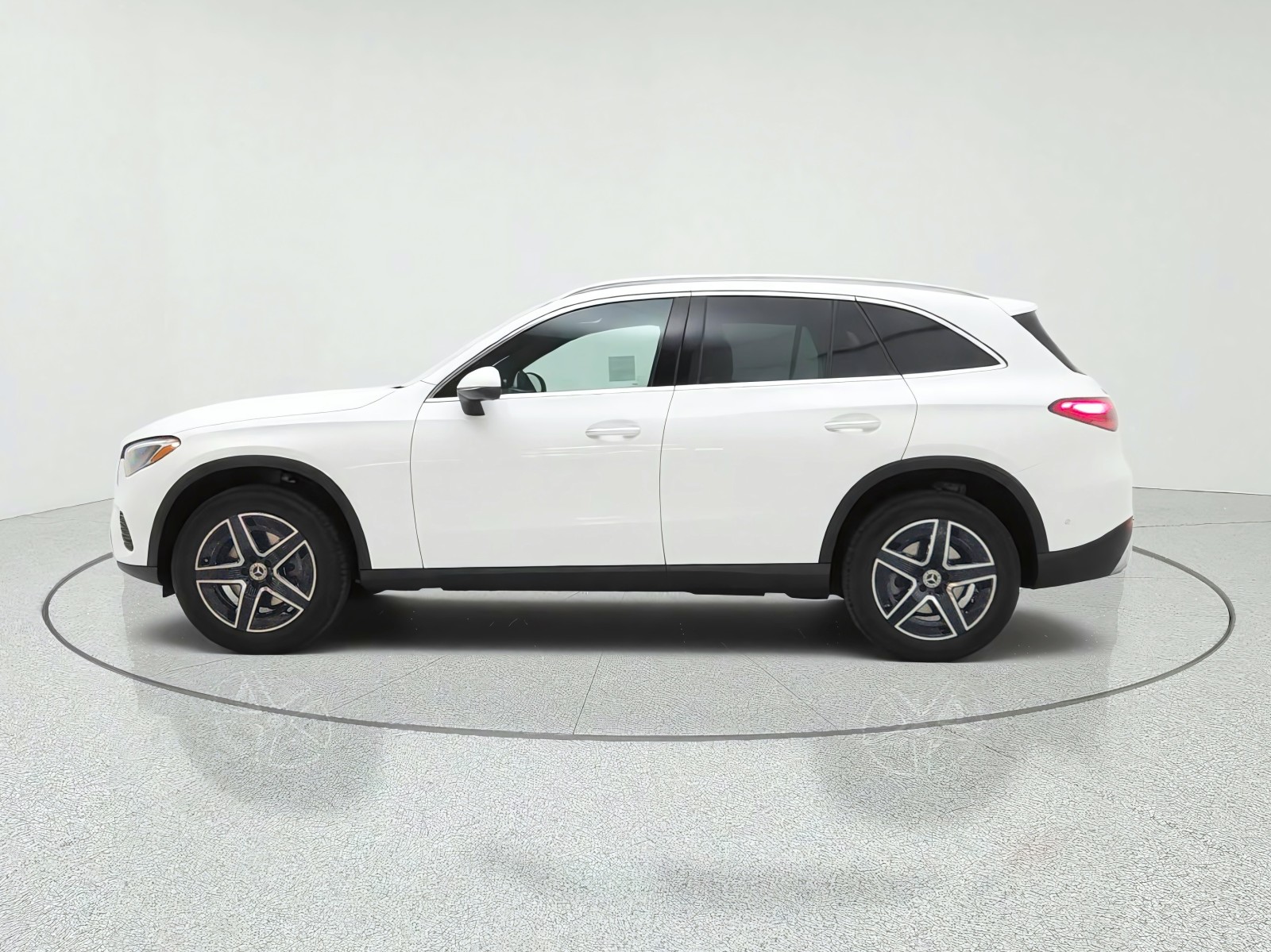 New 2027 Polar White Mercedes-Benz GLC 300 SUV image 8