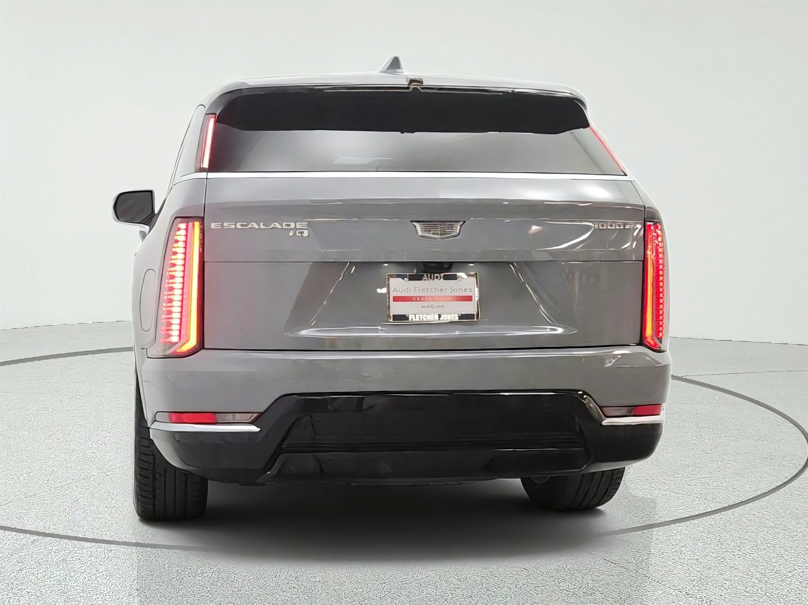 Used 2026 Luna Metallic Cadillac Premium Luxury image 6