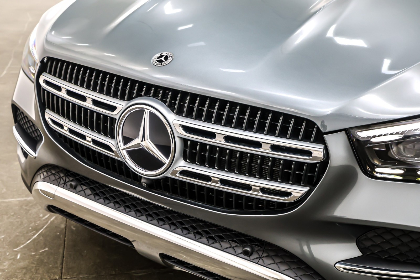New 2025 Selenite Grey Metallic Mercedes-Benz GLE 450e image 13