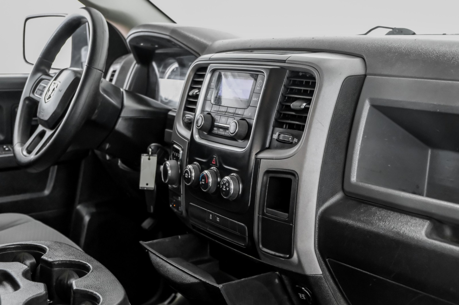 2015 Ram 1500 TRADESMAN CREW CAB 4WD AUTOMATIC CRUISE CONTROL TO 24