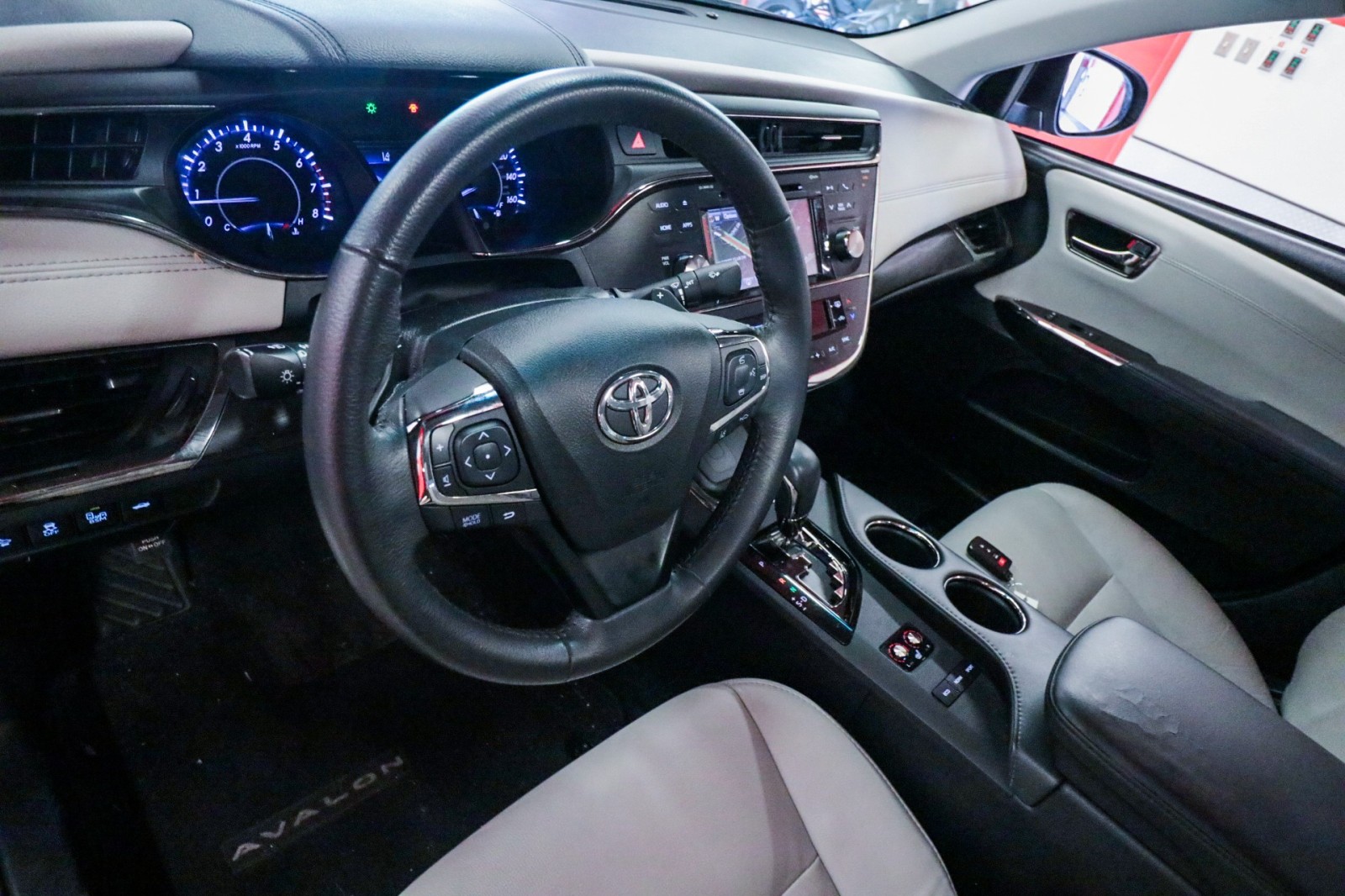 Used Car 2018 Toyota Avalon  Xle Premium For Sale Under $25,000 In Austin, Texas