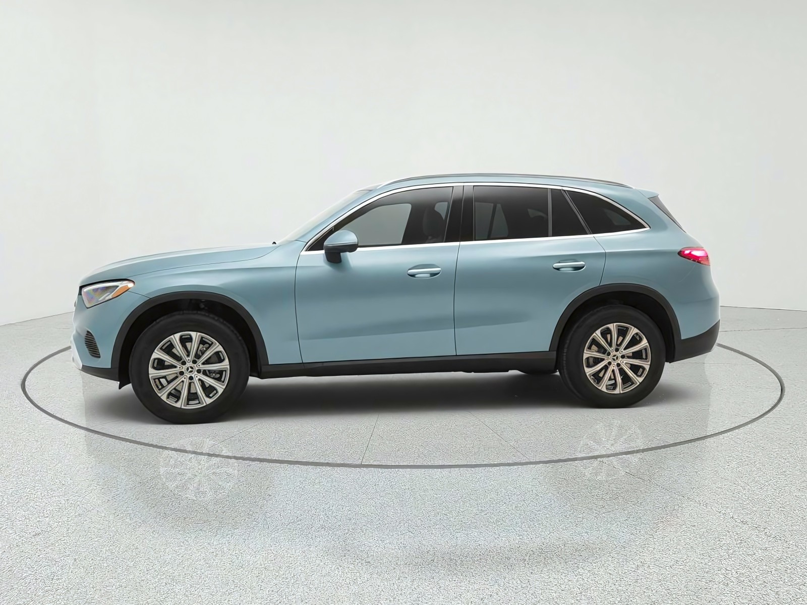 New 2027 Verde Silver Metallic Mercedes-Benz GLC 300 4MATIC® SUV image 8