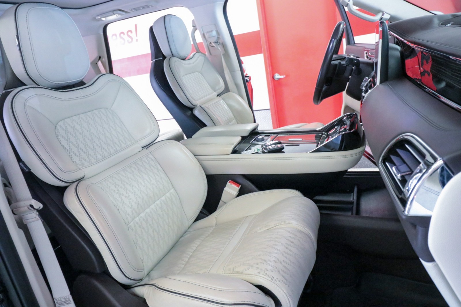 Used Car 2020 Lincoln Navigator  Black Label For Sale Under $50,000 In Austin, Texas