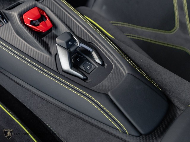 Lamborghini Revuelto