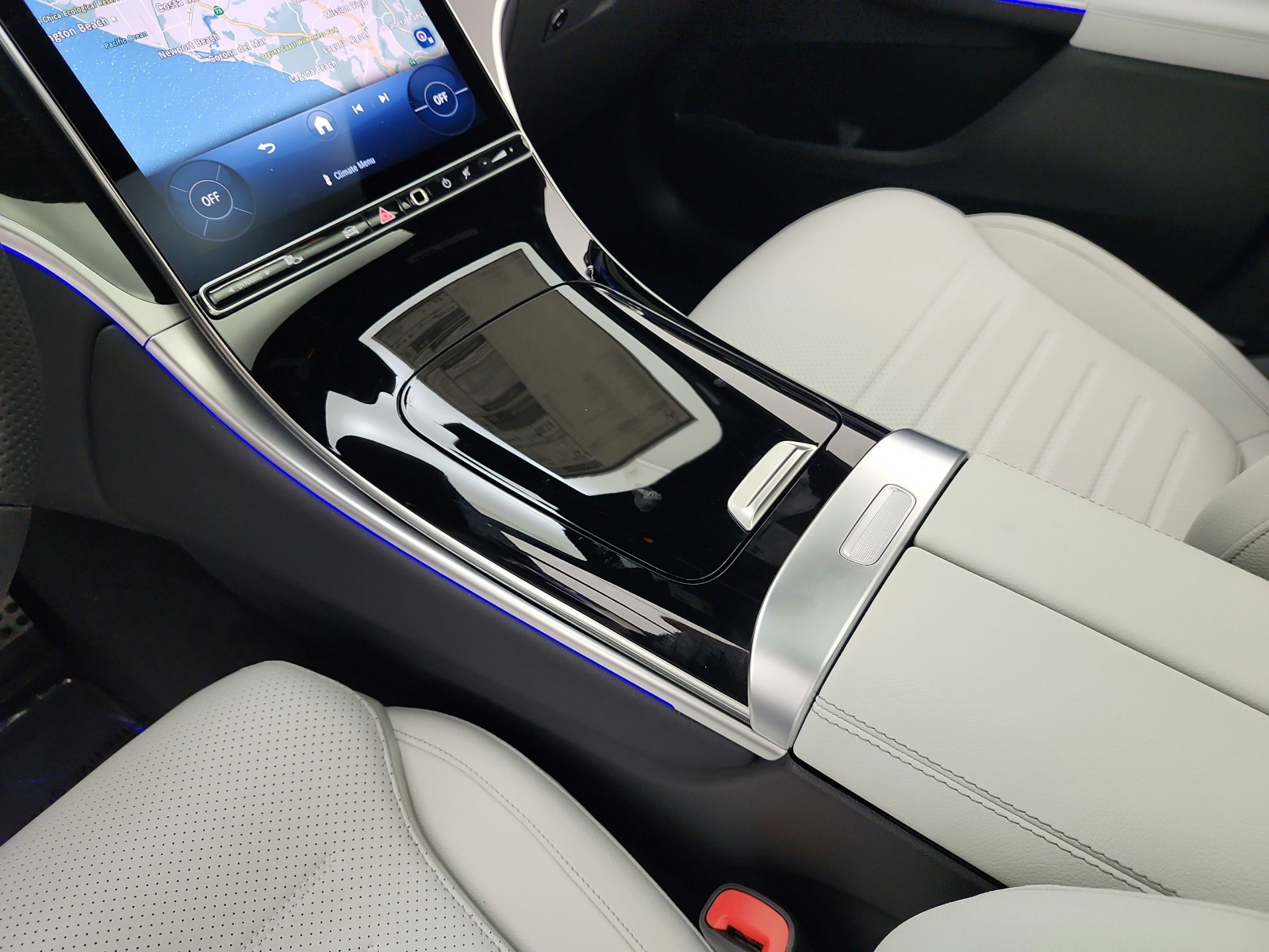 New 2027 Polar White Mercedes-Benz GLC 300 SUV image 10