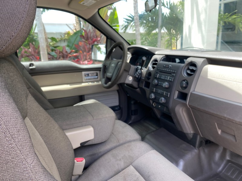 2010 Ford F-150 4 DR CREW XL LOW MILES 34,625 in , 