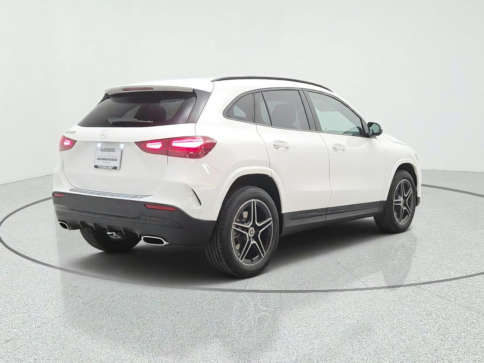 New 2026 Polar White Mercedes-Benz GLA 250 SUV image 5