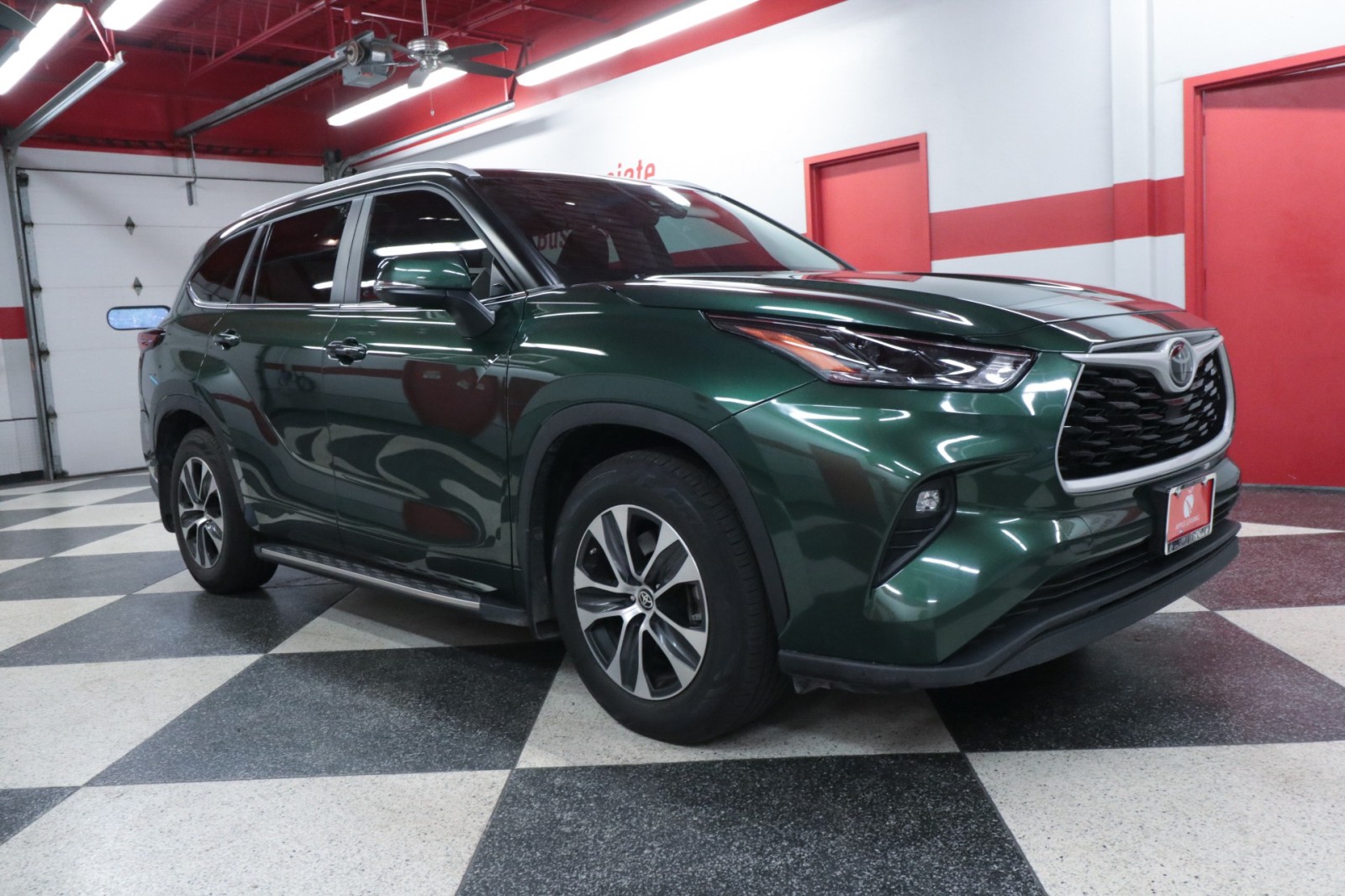 Used Car 2024 Toyota Highlander  Xle For Sale Under $40,000 In Austin, Texas