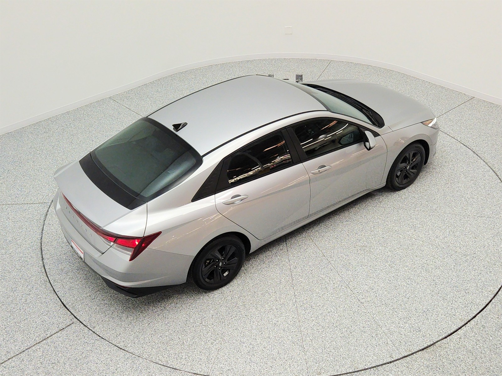 Used 2021 Shimmering Silver Pearl Hyundai SEL IVT image 26
