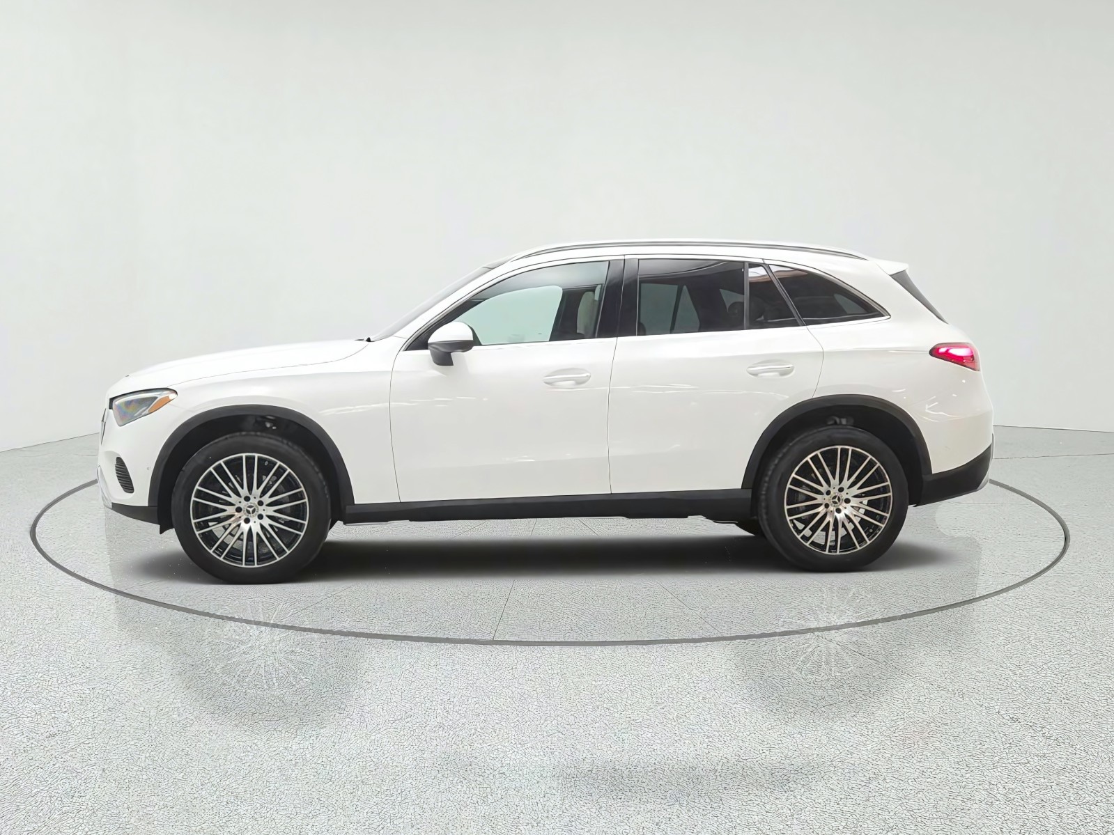 New 2027 Polar White Mercedes-Benz GLC 300 SUV image 8