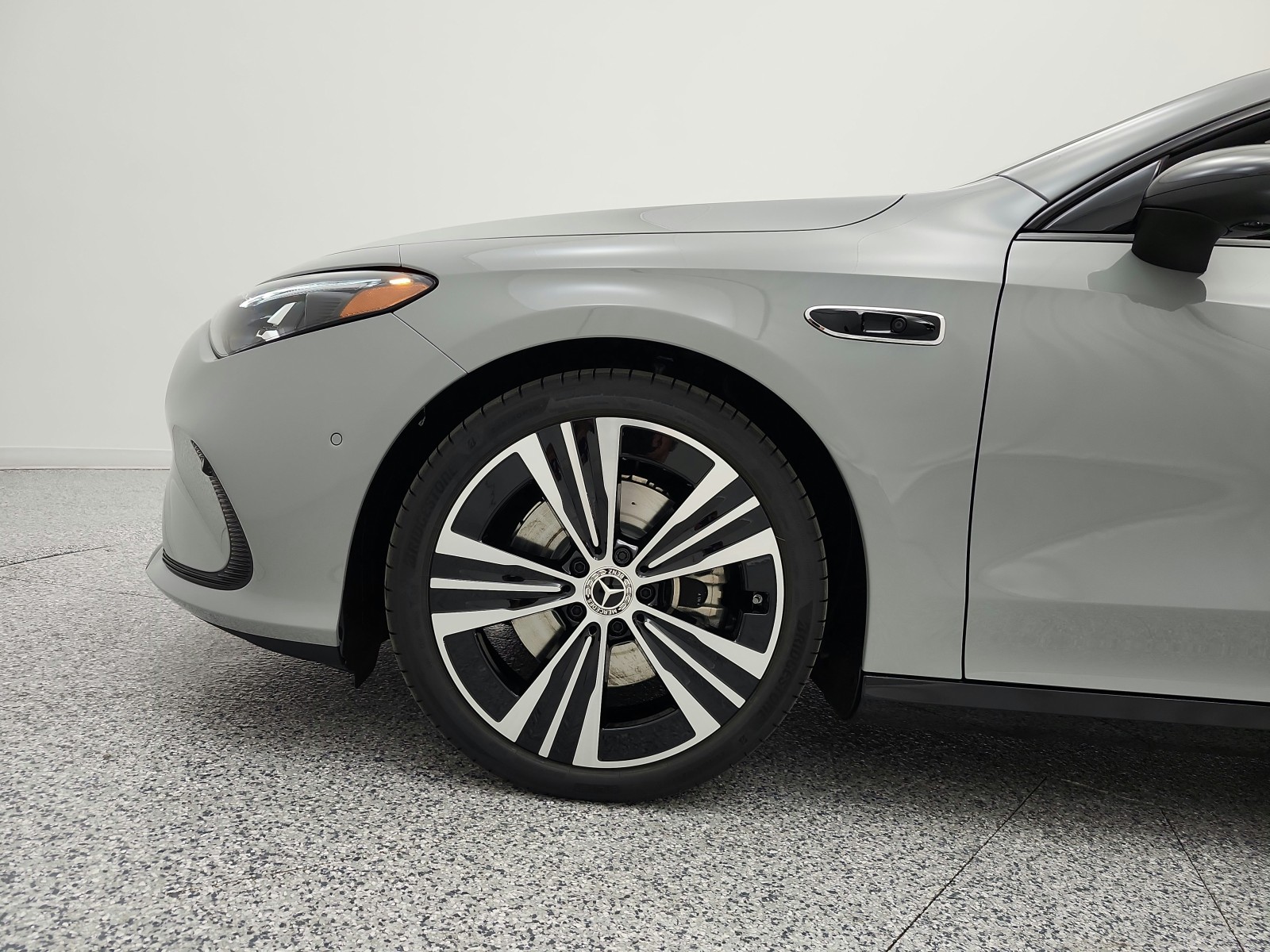 New 2027 MANUFAKTUR Alpine Grey Mercedes-Benz CLA 350 Electric 4MATIC® image 13