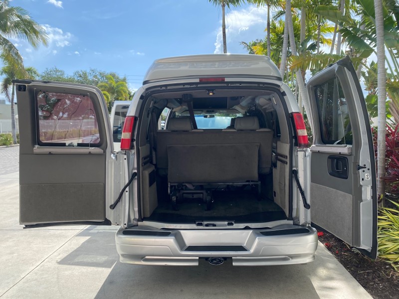 2013 GMC SAVANA HI TOP CONVERSION HANDICAP LIFT LOW MILES 24,857 in , 