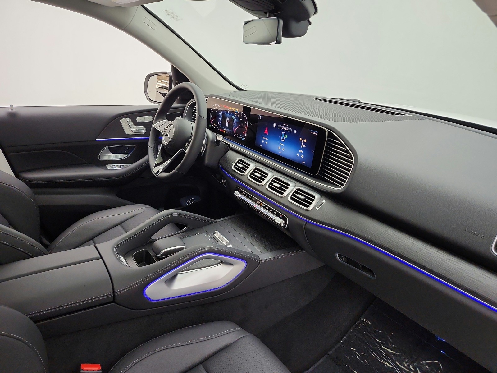New 2026 Polar White Mercedes-Benz GLE 350 4MATIC® SUV image 15