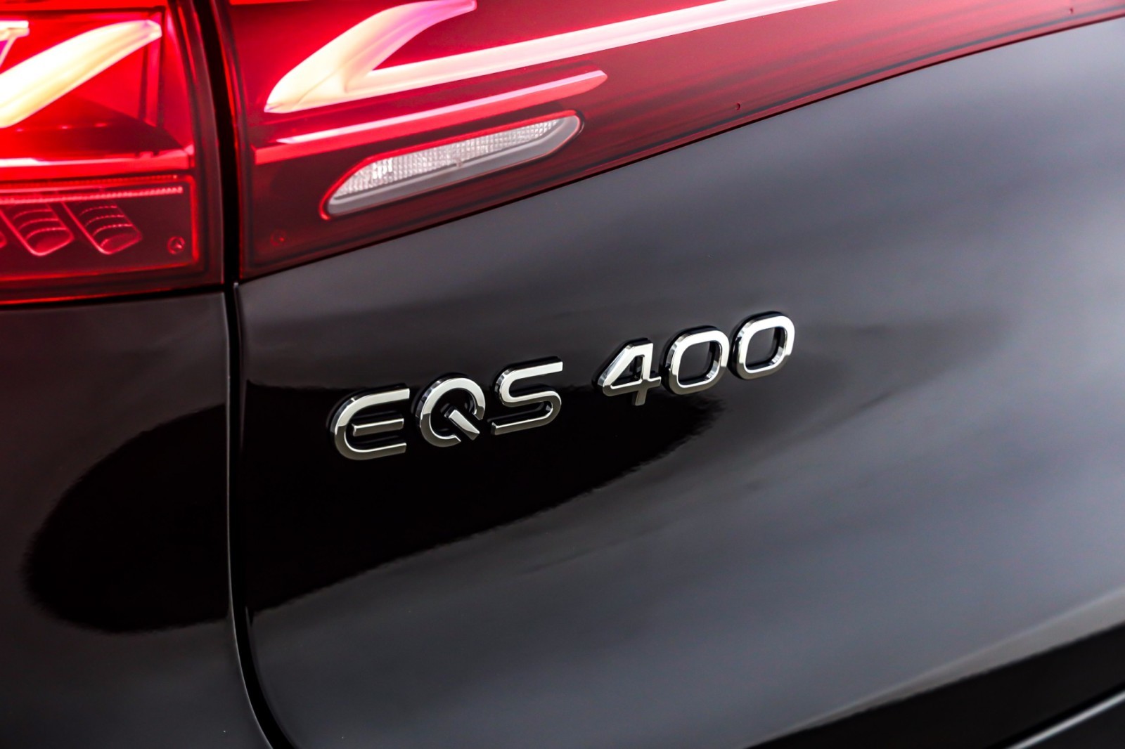 New 2026 Black Mercedes-Benz EQS 400 4MATIC® SUV image 12