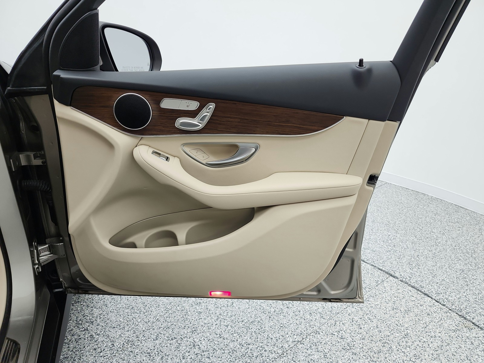 Used 2022 Mojave Silver Metallic Mercedes-Benz GLC 300 SUV image 27