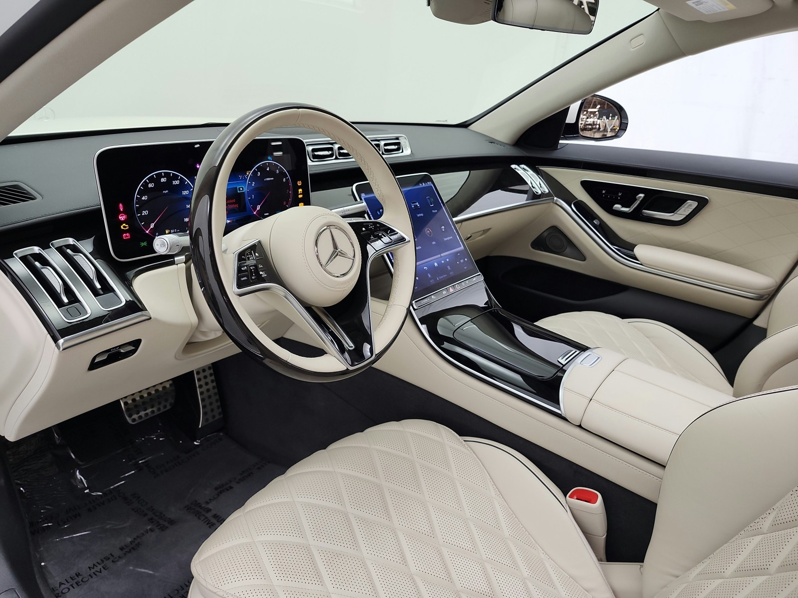 Certified Used 2023 MANUFAKTUR Diamond White Mercedes-Benz S 580 4MATIC® Sedan image 12