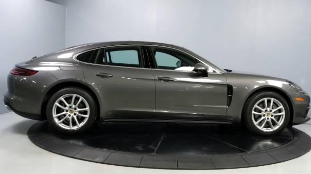 2017 Porsche Panamera 4S 7