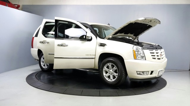 2012 Cadillac Escalade Luxury 9