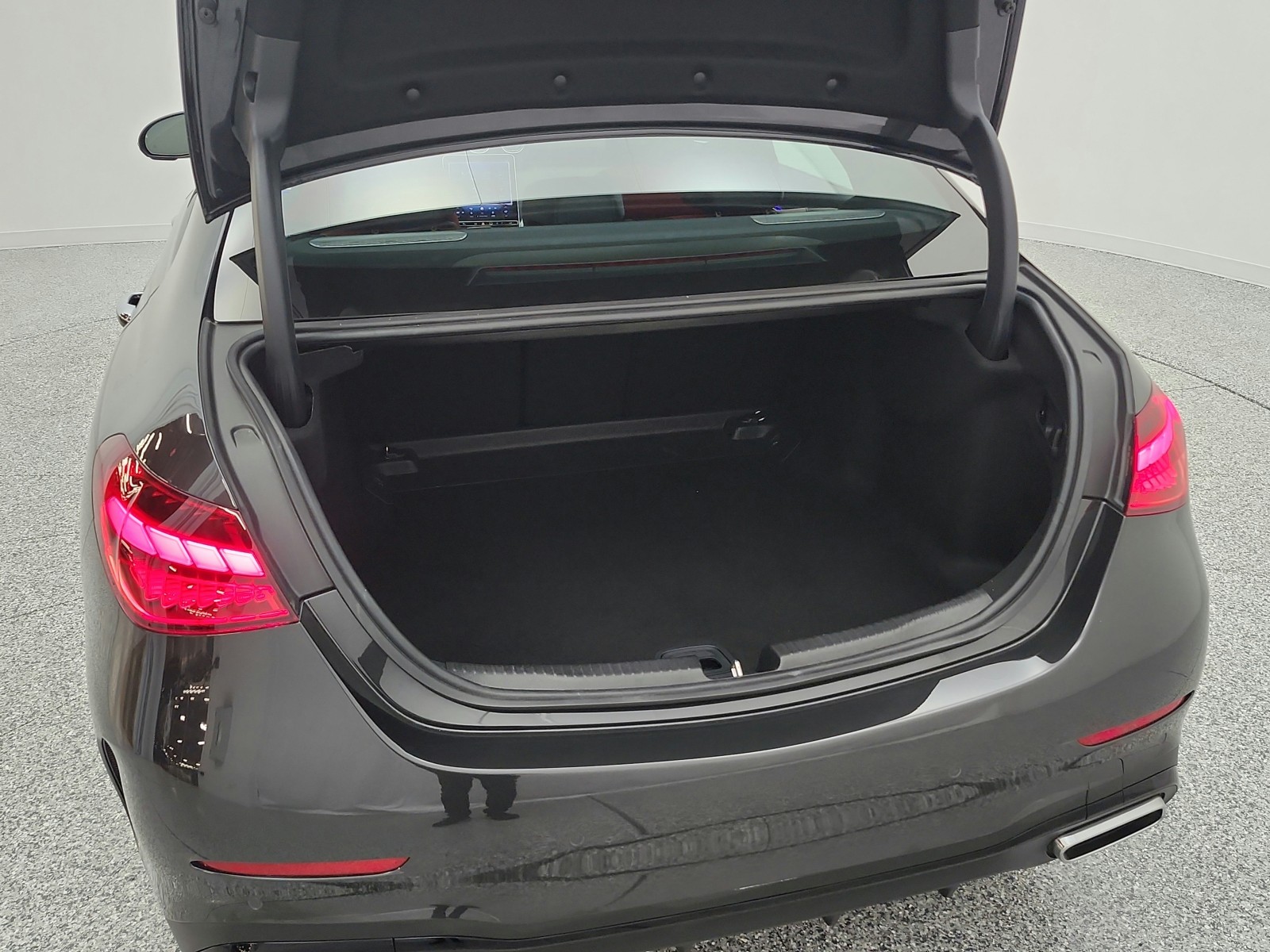 Used 2024 Graphite Grey Metallic Mercedes-Benz C 300 Sedan image 27