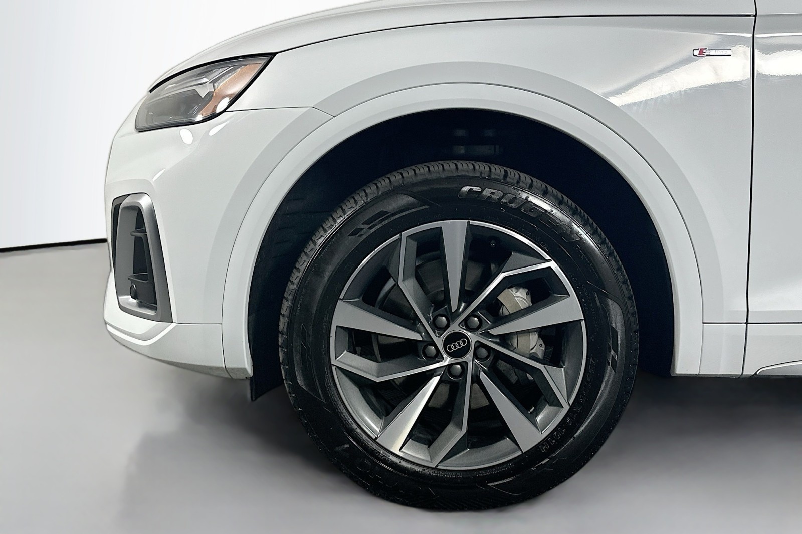 Used 2023 Glacier White Metallic Audi S line Premium image 11